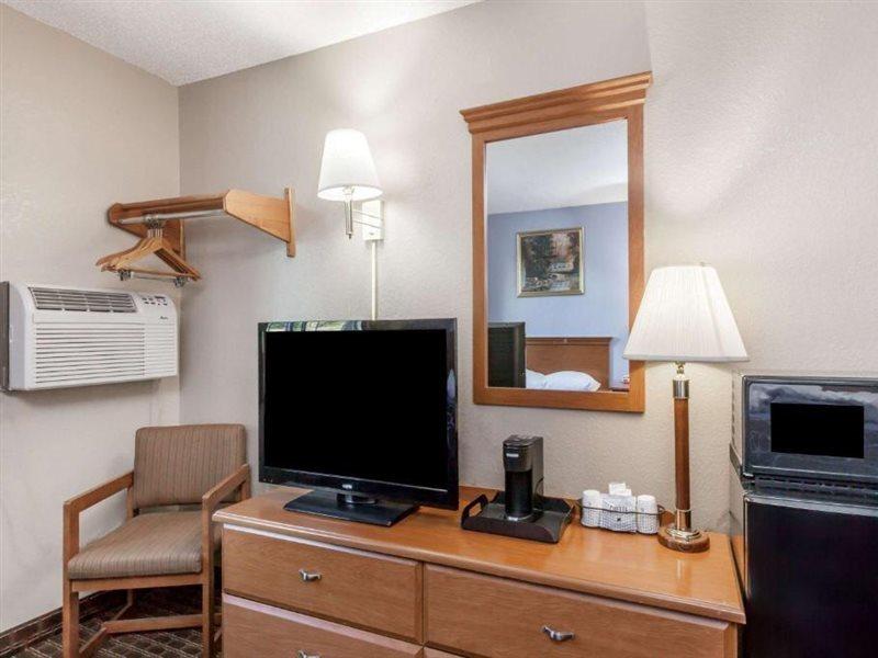 Super 8 By Wyndham Johnstown/Gloversville Kültér fotó